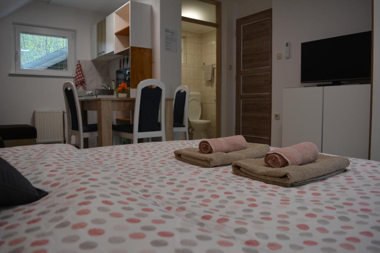 Rooms Lucijana イェゼルツェ エクステリア 写真