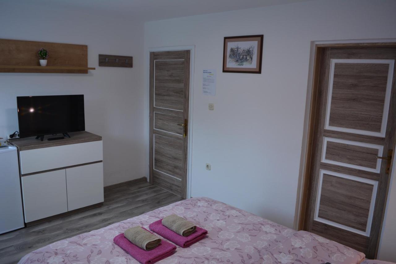 Rooms Lucijana イェゼルツェ エクステリア 写真
