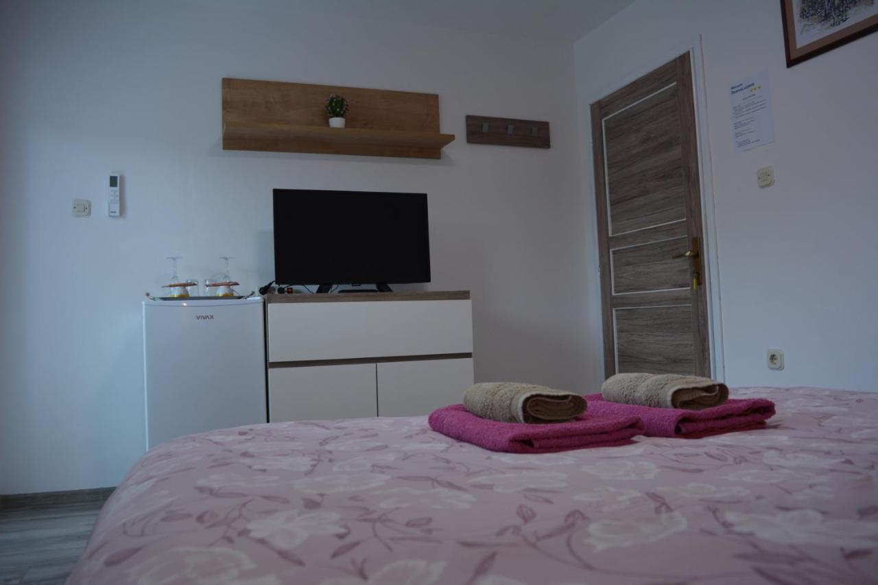 Rooms Lucijana イェゼルツェ エクステリア 写真